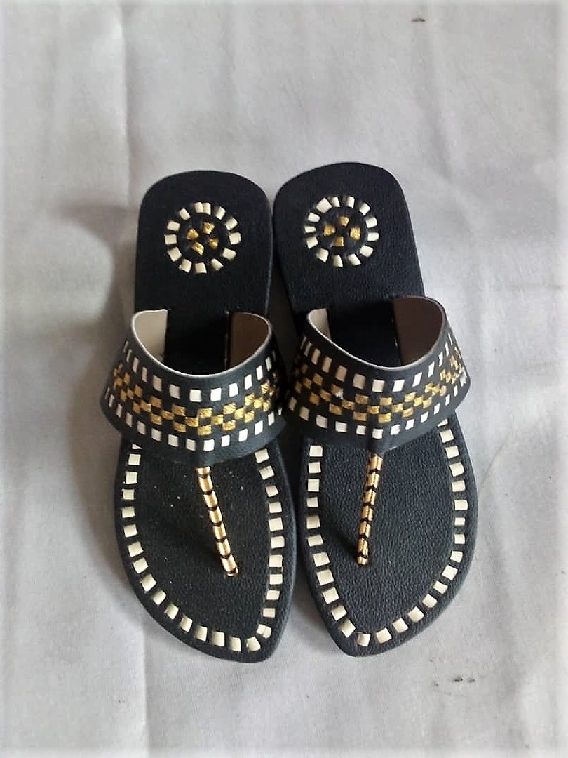 Sandales traditionnelles noires pour Femme by Djae